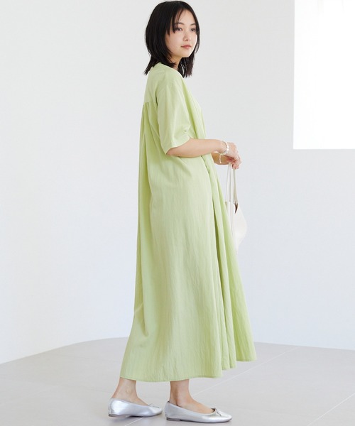LAVEANGE(ラビアンジェ)の「ウエストタックワンピース(ワンピース・レディース・ネイビー/グリーン/ブラック・4L/3L/LL/M/5L)」の15枚目の写真