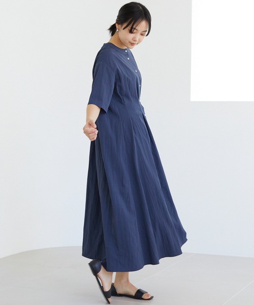 LAVEANGE(ラビアンジェ)の「ウエストタックワンピース(ワンピース・レディース・ネイビー/グリーン/ブラック・4L/3L/LL/M/5L)」の21枚目の写真