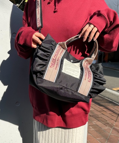 THEATRE PRODUCTS(シアタープロダクツ)の「テムズ フリル2WAYショルダーバッグ-M-/500mlペットボトル収納可能(ショルダーバッグ・レディース・ブラック/ベージュ・FREE)」の11枚目の写真