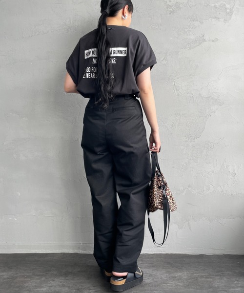 AMERICANA（アメリカーナ）の「【CLASSY. 5月号掲載】[Americana×JEANS FACTORY/アメリカーナ×ジーンズファクトリー] 別注 ラウンドヘム バックプリントTシャツ（Tシャツ/カットソー・レディース・スミクロ/ホワイト/ライトグレー・F）」の22枚目の写真