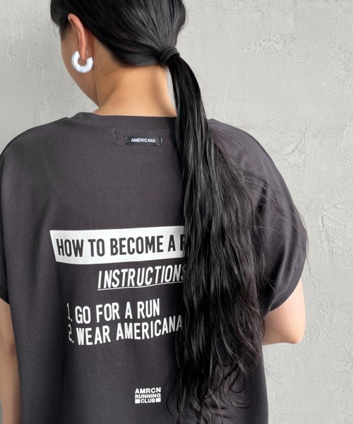 AMERICANA（アメリカーナ）の「【CLASSY. 5月号掲載】[Americana×JEANS FACTORY/アメリカーナ×ジーンズファクトリー] 別注 ラウンドヘム バックプリントTシャツ（Tシャツ/カットソー・レディース・スミクロ/ホワイト/ライトグレー・F）」の16枚目の写真