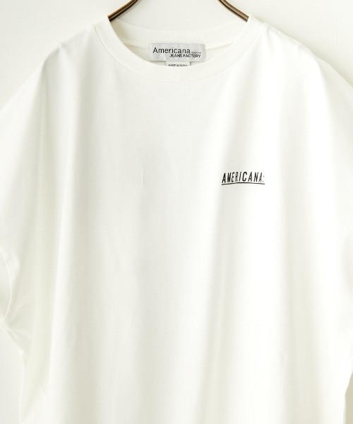 AMERICANA（アメリカーナ）の「【CLASSY. 5月号掲載】[Americana×JEANS FACTORY/アメリカーナ×ジーンズファクトリー] 別注 ラウンドヘム バックプリントTシャツ（Tシャツ/カットソー・レディース・スミクロ/ホワイト/ライトグレー・F）」の5枚目の写真