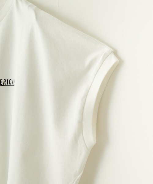 AMERICANA（アメリカーナ）の「【CLASSY. 5月号掲載】[Americana×JEANS FACTORY/アメリカーナ×ジーンズファクトリー] 別注 ラウンドヘム バックプリントTシャツ（Tシャツ/カットソー・レディース・スミクロ/ホワイト/ライトグレー・F）」の4枚目の写真