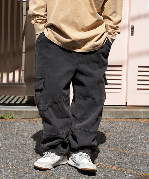 VENCEEXCHANGE(ヴァンスエクスチェンジ)の「ワイドデニムカーゴ(デニムパンツ・メンズ・ブラック/ブルー・M/L)」の1枚目の写真