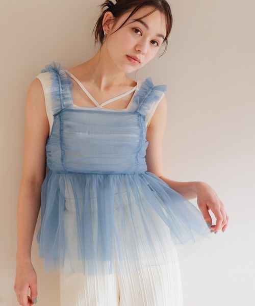 mysty woman（ミスティウーマン）の「ギャザーチュールキャミソール　114944（キャミソール・レディース・ブルー/アイボリー/グレイッシュベージュ・FREE）」の9枚目の写真