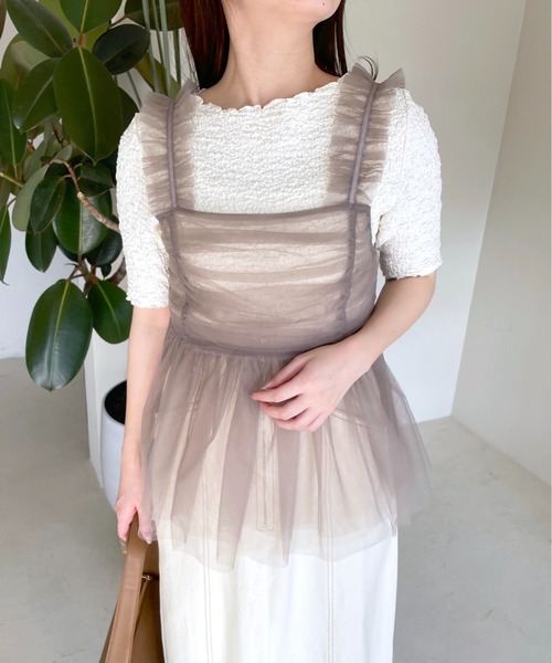 mysty woman（ミスティウーマン）の「ギャザーチュールキャミソール　114944（キャミソール・レディース・ブルー/アイボリー/グレイッシュベージュ・FREE）」の20枚目の写真