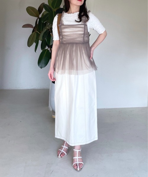 mysty woman（ミスティウーマン）の「ギャザーチュールキャミソール　114944（キャミソール・レディース・ブルー/アイボリー/グレイッシュベージュ・FREE）」の21枚目の写真