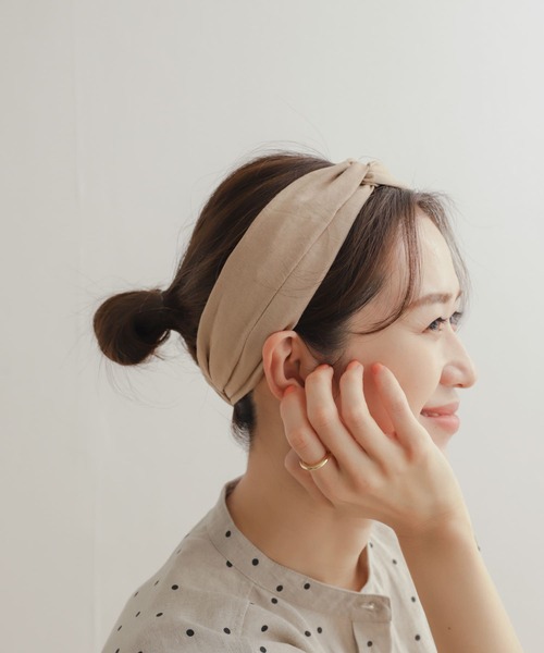 URBAN RESEARCH DOORS(アーバンリサーチドアーズ)の「リネンブレンドヘアバンド(ヘアバンド・レディース・ベージュ系その他/ブラック・-)」の9枚目の写真