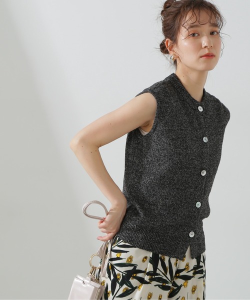 N.（N. Natural Beauty Basic）（エヌエヌナチュラルビューティーベーシック）の「◆フロントボタンニットタンク（ベスト・レディース・オフホワイト/ブラック/グリーン・MEDIUM）」の13枚目の写真