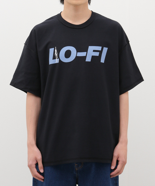 is-ness(イズネス)の「【ISNESS MUSIC / イズネスミュージック】LO-FI T-SHIRT(Tシャツ/カットソー・メンズ・ブラック/チャコールグレー・FREE)」の1枚目の写真