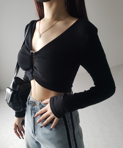 me+em select(ミームセレクト)の「※※【 カップ付き 】メタルパーツカットアウト長袖ショートトップス(Tシャツ/カットソー・レディース・ホワイト/ブラック・FREE)」の6枚目の写真