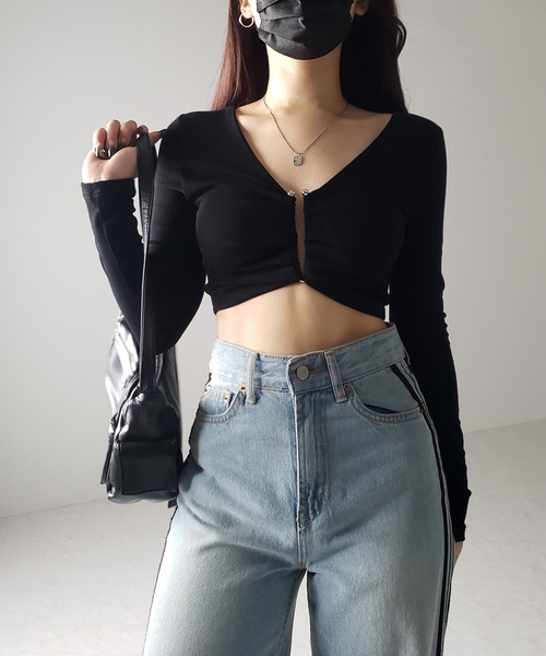 me+em select(ミームセレクト)の「※※【 カップ付き 】メタルパーツカットアウト長袖ショートトップス(Tシャツ/カットソー・レディース・ホワイト/ブラック・FREE)」の8枚目の写真