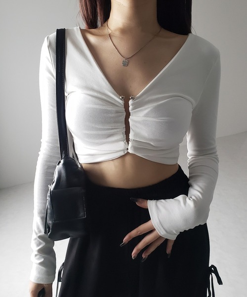 me+em select(ミームセレクト)の「※※【 カップ付き 】メタルパーツカットアウト長袖ショートトップス(Tシャツ/カットソー・レディース・ホワイト/ブラック・FREE)」の12枚目の写真