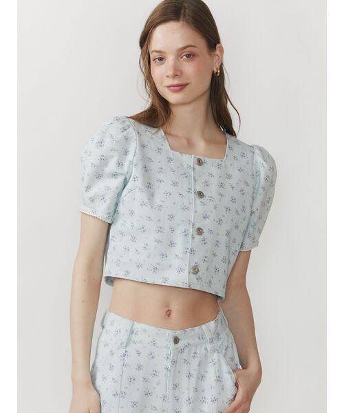 CALNAMUR(カルナムール)の「フラワースクエアネックトップス【セットアップ着用可】(シャツ/ブラウス・レディース・ホワイト/ブルー・FREE)」の10枚目の写真