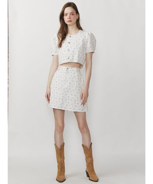 CALNAMUR(カルナムール)の「フラワースクエアネックトップス【セットアップ着用可】(シャツ/ブラウス・レディース・ホワイト/ブルー・FREE)」の16枚目の写真