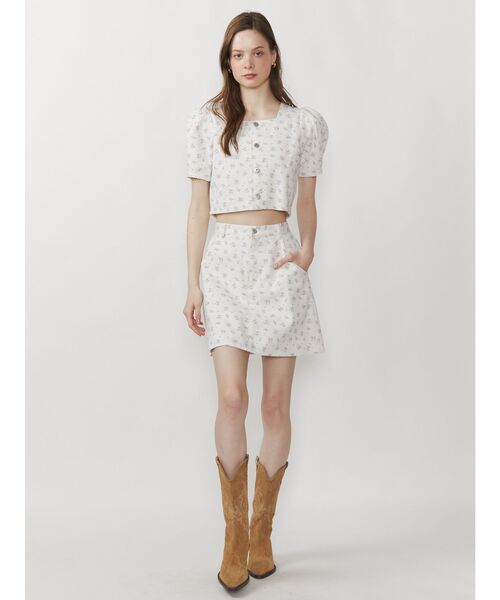 CALNAMUR(カルナムール)の「フラワースクエアネックトップス【セットアップ着用可】(シャツ/ブラウス・レディース・ホワイト/ブルー・FREE)」の19枚目の写真