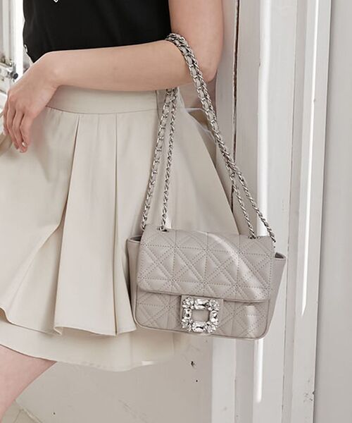 MAJESTIC LEGON（マジェスティックレゴン）の「ビジューキルティングポシェット（ショルダーバッグ・レディース・アイボリー/グレイッシュベージュ/ブラック・FREE）」の3枚目の写真