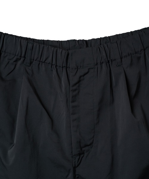 KACCO(カッコ)の「《ユニセックスアイテム》RELAX FIT TRACK CARGO PANTS / リラックスフィットトラックカーゴパンツ(カーゴパンツ・メンズ・ホワイト/ブラック・LARGE/MEDIUM/SMALL)」の13枚目の写真
