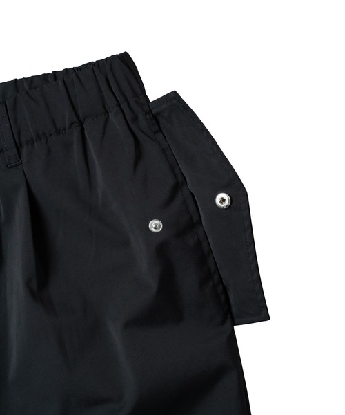 KACCO(カッコ)の「《ユニセックスアイテム》RELAX FIT TRACK CARGO PANTS / リラックスフィットトラックカーゴパンツ(カーゴパンツ・メンズ・ホワイト/ブラック・LARGE/MEDIUM/SMALL)」の14枚目の写真