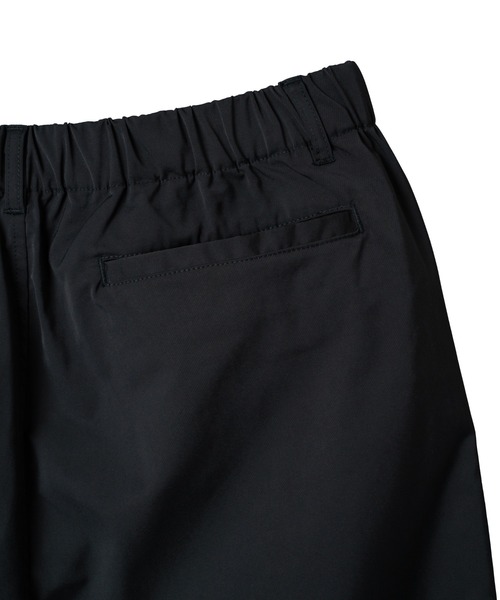 KACCO(カッコ)の「《ユニセックスアイテム》RELAX FIT TRACK CARGO PANTS / リラックスフィットトラックカーゴパンツ(カーゴパンツ・メンズ・ホワイト/ブラック・LARGE/MEDIUM/SMALL)」の15枚目の写真