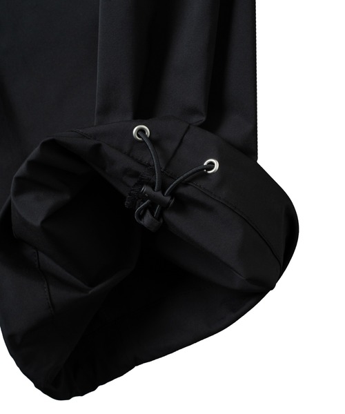 KACCO(カッコ)の「《ユニセックスアイテム》RELAX FIT TRACK CARGO PANTS / リラックスフィットトラックカーゴパンツ(カーゴパンツ・メンズ・ホワイト/ブラック・LARGE/MEDIUM/SMALL)」の17枚目の写真