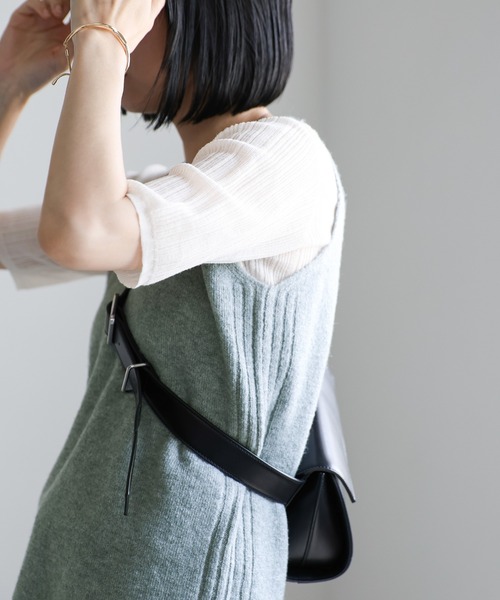 select MOCA(セレクトモカ)の「レイヤードVネックニットセット(ニット/セーター・レディース・グレイッシュブルー/チャコールグレー/ブラック/ネイビー/ベージュ/ブラウン・FREE)」の20枚目の写真