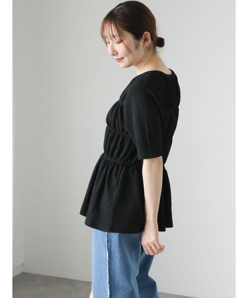 Te chichi TERRASSE(テチチテラス)の「シャーリングペプラムトップス(Tシャツ/カットソー・レディース・サックスブルー/ブラック/オフホワイト・F)」の1枚目の写真