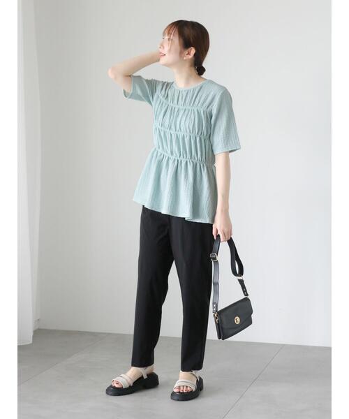 Te chichi TERRASSE(テチチテラス)の「シャーリングペプラムトップス(Tシャツ/カットソー・レディース・サックスブルー/ブラック/オフホワイト・F)」の22枚目の写真