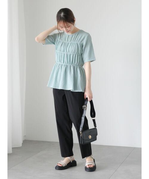 Te chichi TERRASSE(テチチテラス)の「シャーリングペプラムトップス(Tシャツ/カットソー・レディース・サックスブルー/ブラック/オフホワイト・F)」の16枚目の写真