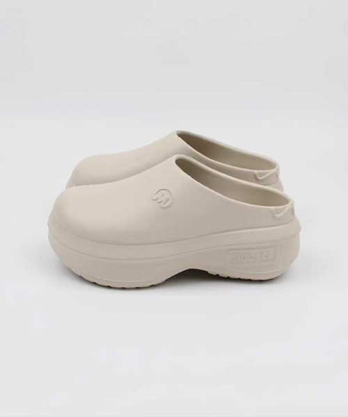 Vipoa（ヴィポア）の「VOLUME CLOGS SHOES（サンダル・レディース・ベージュ/ホワイト/ブラック・SMALL/MEDIUM/LARGE）」の9枚目の写真