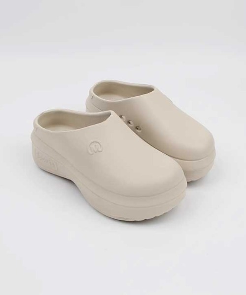 Vipoa（ヴィポア）の「VOLUME CLOGS SHOES（サンダル・レディース・ベージュ/ホワイト/ブラック・SMALL/MEDIUM/LARGE）」の11枚目の写真