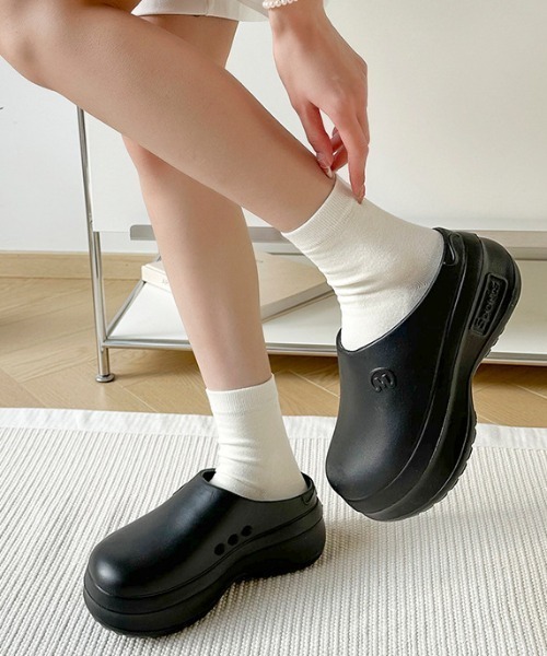 Vipoa(ヴィポア)の「VOLUME CLOGS SHOES(スリッポン・レディース・ベージュ/ホワイト/ブラック・SMALL/MEDIUM/LARGE)」の7枚目の写真