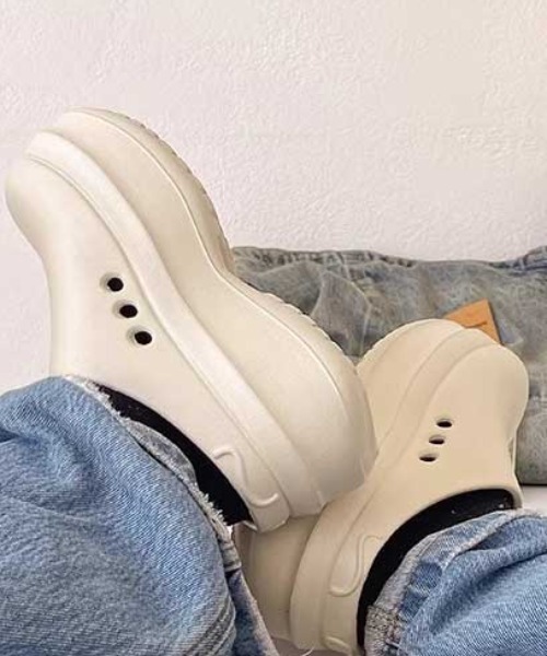 Vipoa（ヴィポア）の「VOLUME CLOGS SHOES（サンダル・レディース・ベージュ/ホワイト/ブラック・SMALL/MEDIUM/LARGE）」の21枚目の写真