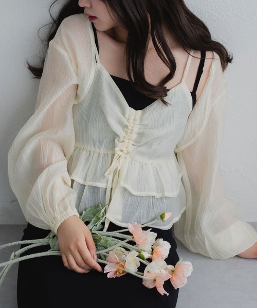 fupel（フぺル）の「シャーリングキャミボレロセット（シャツ/ブラウス・レディース・アイボリー/ブルー・FREE）」の2枚目の写真