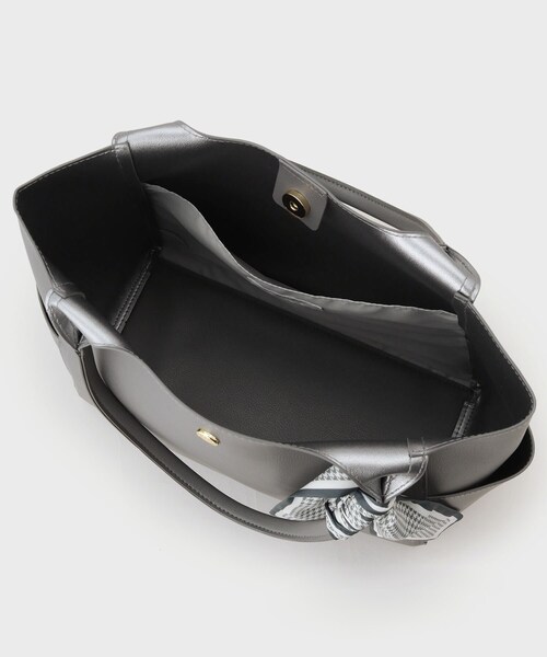 OPAQUE.CLIP(オペークドットクリップ)の「◆【A4サイズ対応】千鳥柄スカーフ付きトートバッグ(トートバッグ・レディース・チャコールグレー/ブラウン系その他/ブラック・00)」の11枚目の写真