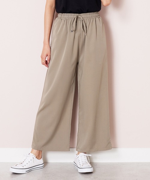 BELLUNA PLUS(ベルーナ)の「なめらかタッチイージーワイドパンツ(その他パンツ・レディース・ブラック/モカ/アイボリー・SMALL/MEDIUM/LARGE/X-LARGE)」の3枚目の写真
