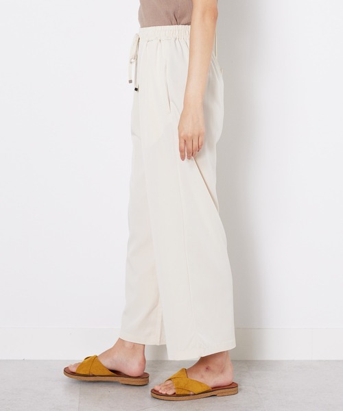 BELLUNA PLUS(ベルーナ)の「なめらかタッチイージーワイドパンツ(その他パンツ・レディース・ブラック/モカ/アイボリー・SMALL/MEDIUM/LARGE/X-LARGE)」の8枚目の写真