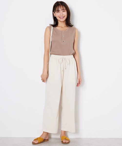BELLUNA PLUS(ベルーナ)の「なめらかタッチイージーワイドパンツ(その他パンツ・レディース・ブラック/モカ/アイボリー・SMALL/MEDIUM/LARGE/X-LARGE)」の12枚目の写真