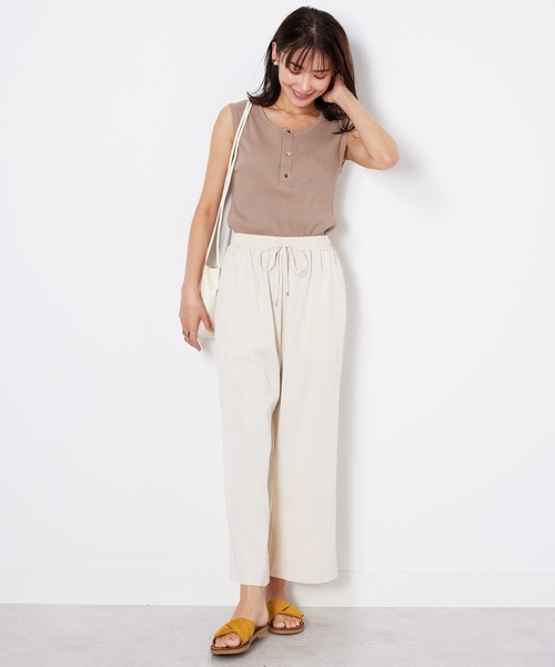 BELLUNA PLUS(ベルーナ)の「なめらかタッチイージーワイドパンツ(その他パンツ・レディース・ブラック/モカ/アイボリー・SMALL/MEDIUM/LARGE/X-LARGE)」の11枚目の写真