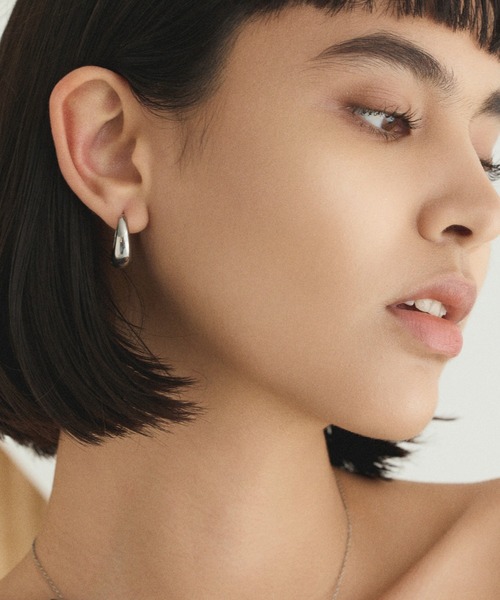 CENE（セネ）の「【CENE】セネ/ドロップフープピアス(big)（ピアス（両耳用）・レディース・ゴールド/シルバー・FREE）」の4枚目の写真