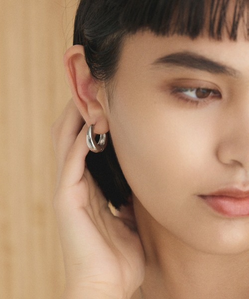 CENE（セネ）の「【CENE】セネ/ドロップフープピアス(big)（ピアス（両耳用）・レディース・ゴールド/シルバー・FREE）」の3枚目の写真