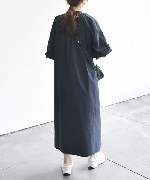 quaranciel(カランシエル)の「quaranciel:〈洗濯機可能〉タイプライター ボリュームスリーブ タック シャツ ワンピース(シャツワンピース・レディース・ネイビー/チャコールグレー・ONE SIZE)」の14枚目の写真
