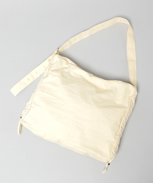 A part by(アパートバイ)の「サイドドロストバッグ(ショルダーバッグ・レディース・ボルドー/アイボリー/ブラック・FREE)」の4枚目の写真