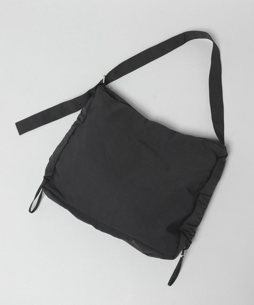 A part by(アパートバイ)の「サイドドロストバッグ(ショルダーバッグ・レディース・ボルドー/アイボリー/ブラック・FREE)」の5枚目の写真