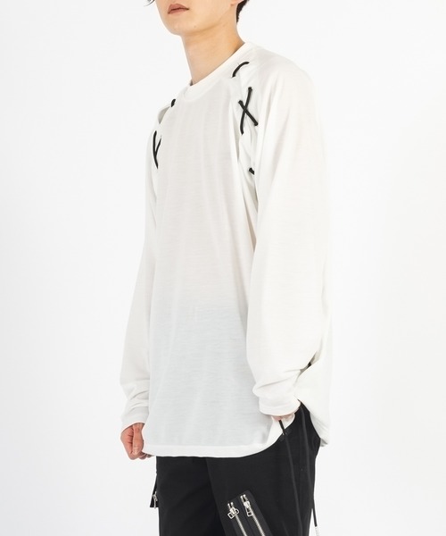 REGIEVO(レジエボ)の「【REGIEVO】レースアップ ラグランロンTee ロングスリーブTシャツ(Tシャツ/カットソー・メンズ・オフホワイト/ブラック・MEDIUM/LARGE)」の5枚目の写真