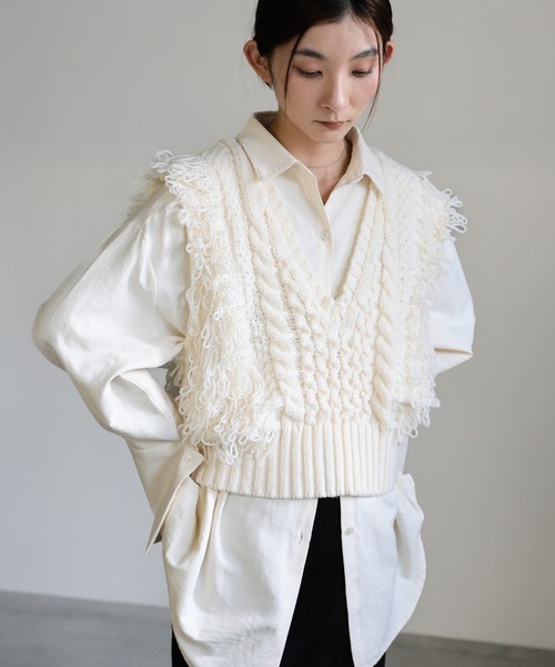 select MOCA（セレクトモカ）の「フリンジケーブルニットベスト