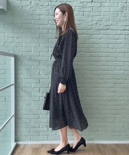 couture brooch（クチュールブローチ）の「【一枚で華やかにキマる】ドットフリルデザインワンピース（ワンピース・レディース・ブラック系/ブラウン系その他2・36/38/40/42）」の4枚目の写真