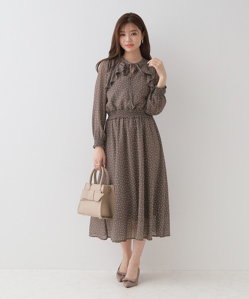 couture brooch（クチュールブローチ）の「【一枚で華やかにキマる】ドットフリルデザインワンピース（ワンピース・レディース・ブラック系/ブラウン系その他2・36/38/40/42）」の7枚目の写真