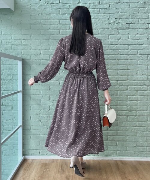 couture brooch（クチュールブローチ）の「【一枚で華やかにキマる】ドットフリルデザインワンピース（ワンピース・レディース・ブラック系/ブラウン系その他2・36/38/40/42）」の15枚目の写真