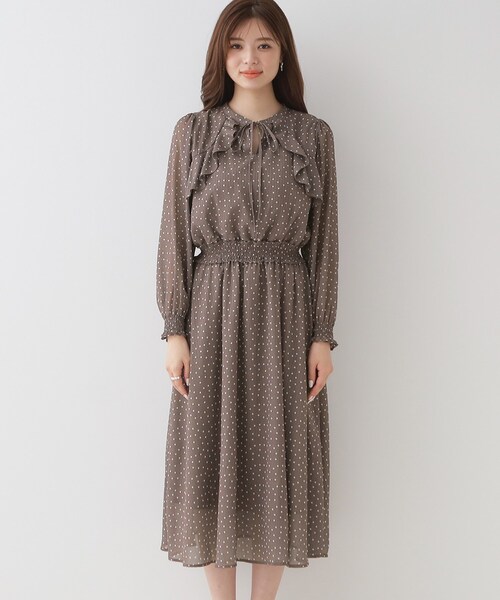 couture brooch（クチュールブローチ）の「【一枚で華やかにキマる】ドットフリルデザインワンピース（ワンピース・レディース・ブラック系/ブラウン系その他2・36/38/40/42）」の19枚目の写真
